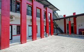 RedDoorz Syariah near Alun Alun Tegal